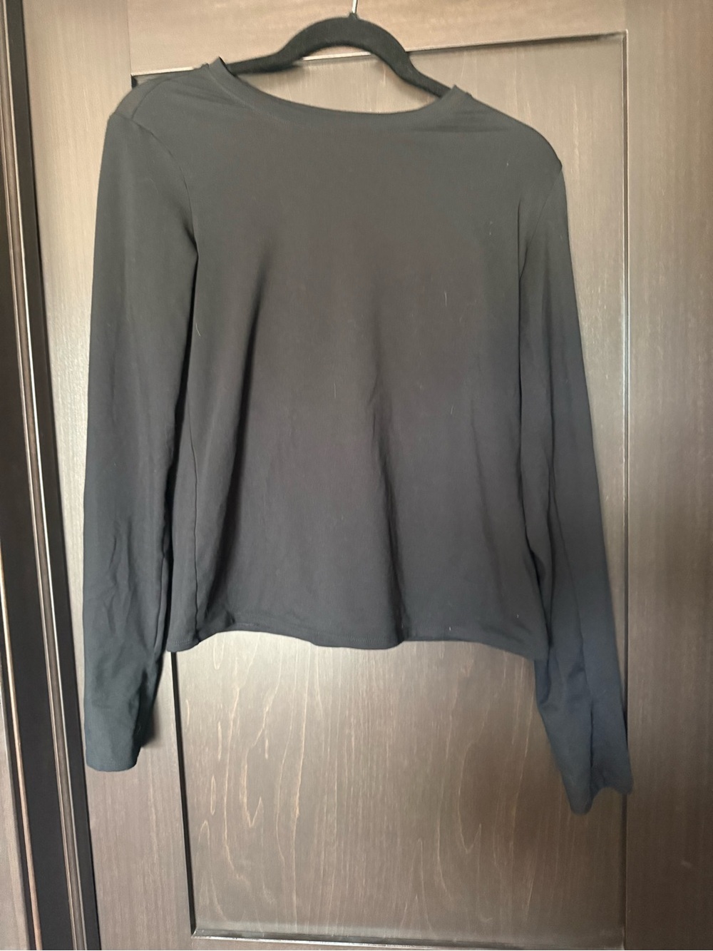 ALO Yoga Black Long-Sleeve Women's Tee